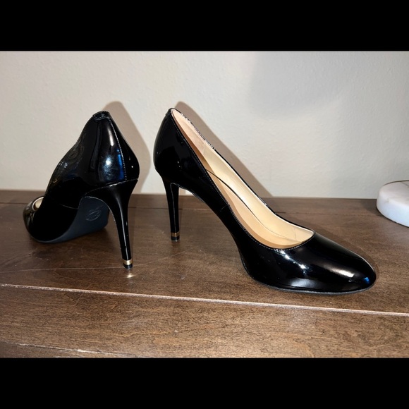 Michael Kors Black Patent Leather Size 8.5 4" Heels With Comfort Soles. - Picture 4 of 8
